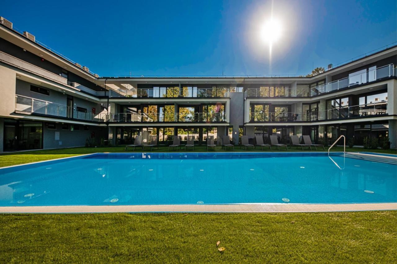 H55 Aparthotel Balatonlelle Exterior foto
