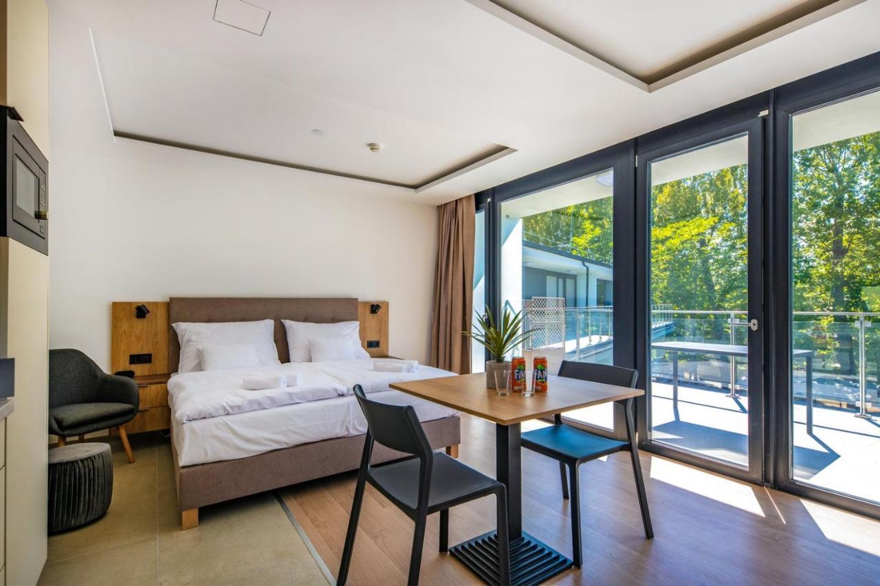 H55 Aparthotel Balatonlelle Exterior foto