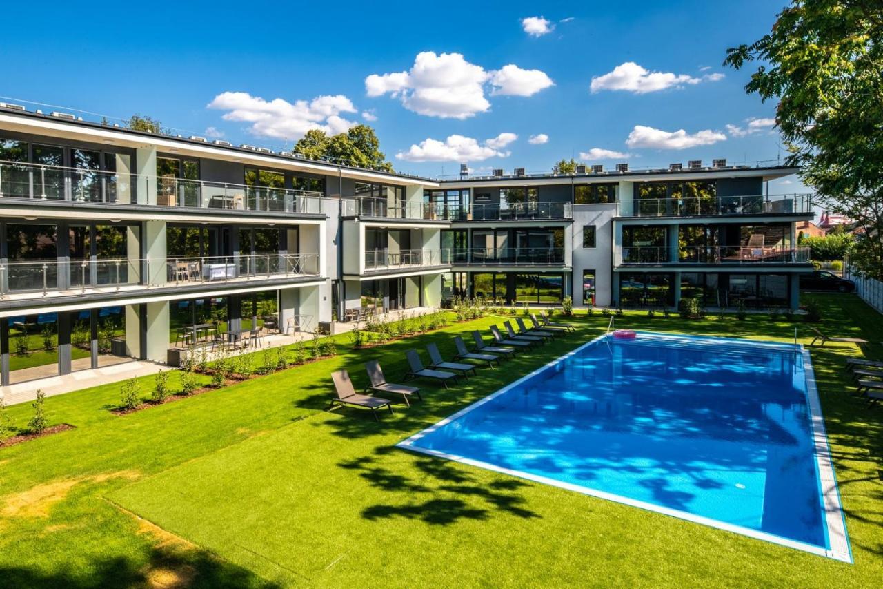 H55 Aparthotel Balatonlelle Exterior foto